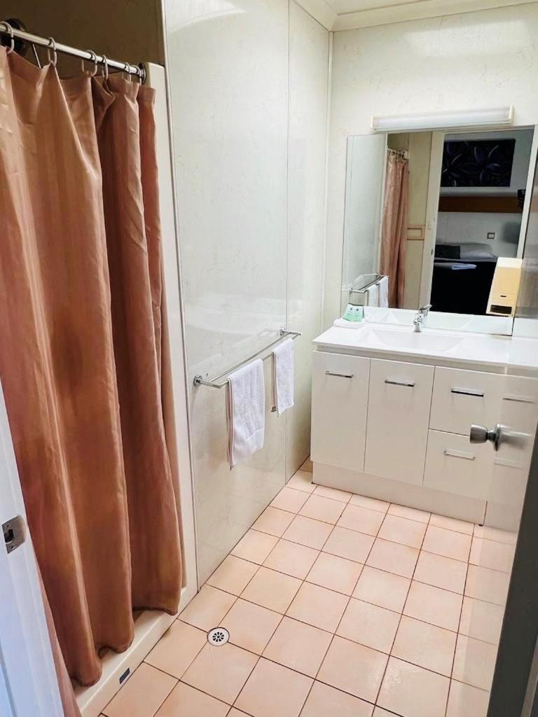 Horsham Motel Экстерьер фото
